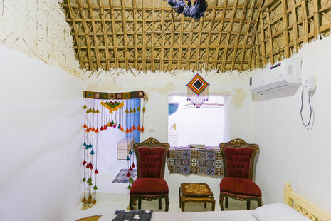 اتاق دریا 1در اقامتگاه بومگردی قشم