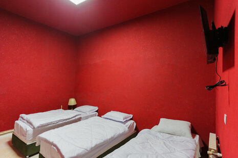 واحد سه نفره سینگل در مسافرخانه در میدان فردوسی