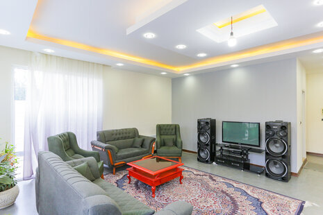 ویلا استخردار آبگرم سبز در چهار باغ