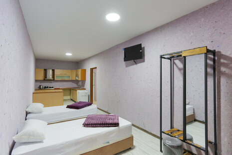 واحد تکخواب چهار نفره VIP 205 در مسافرخانه میدان فردوسی