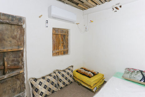 اتاق گل نرگس در بومگری بندر لافت