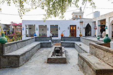 اتاق گل نرگس در بومگری بندر لافت