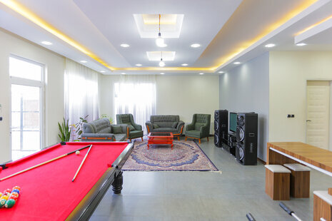 ویلا استخردار آبگرم سبز در چهار باغ