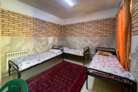 اتاق 3 تخته با سرویس و حمام جدا در بازار بزرگ تهران