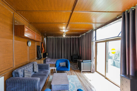 سوئیت مبله روف گاردن دار در سعادت آباد