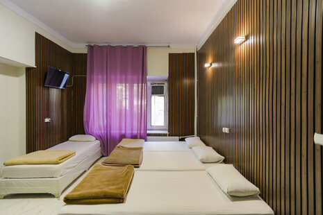 سوئیت 203 در مهمانپذیر بلوار کشاورز