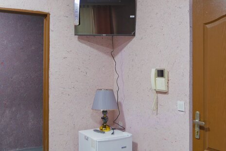 واحد تکخواب چهار نفره 207 در مسافرخانه میدان فردوسی