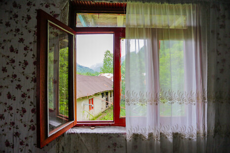 واحد دو خواب در طبقه اول باغ ویلا فومن