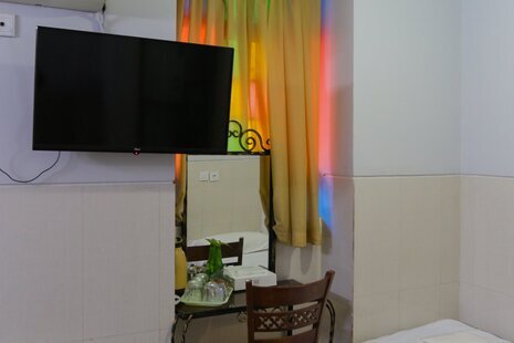 اتاق سه نفره با سرویس ایرانی در هتل میدان راه آهن تهران