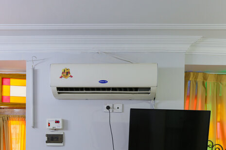 اتاق سه نفره با سرویس ایرانی در هتل میدان راه آهن تهران