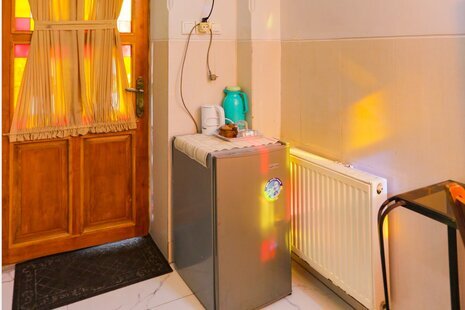 اتاق یک نفره با سرویس فرنگی در هتل تهران