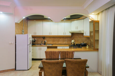 آپارتمان مبله طبقه اول در ونک