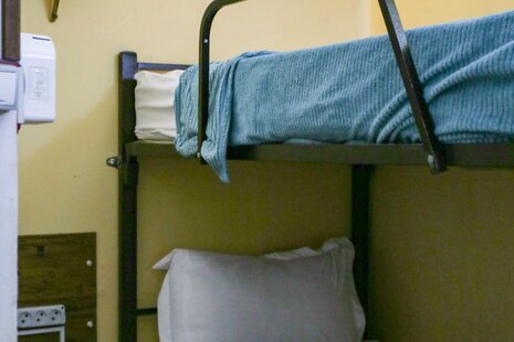 اتاق چهار نفره در هاستل در دروازه دولت