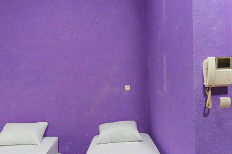 واحد سه نفره 111 در مسافرخانه میدان فردوسی