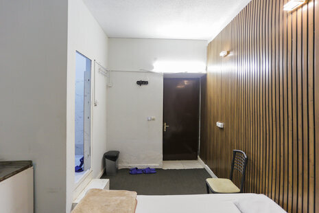 سوئیت 102 در مهمانپذیر بلوار کشاورز