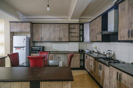 آپارتمان مبله دوخواب 7  امید یک در قشم