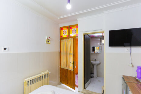 اتاق دو نفره دبل با سرویس فرنگی در هتل تهران