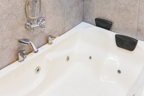 آپارتمان 110 متر یک خوابه جکوزی دار ویژه در بهشتی