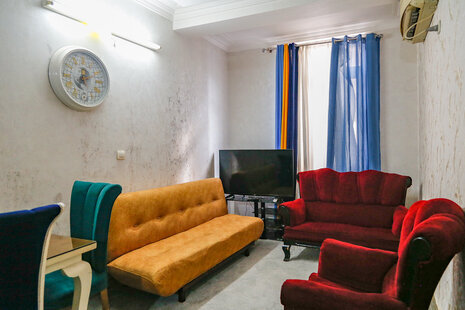 آپارتمان مبله تکخواب 12  امید یک در قشم