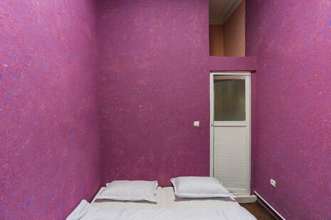 واحد تکخواب چهار نفره در مسافرخانه در میدان فردوسی