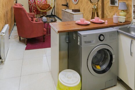 آپارتمان تکخواب طبقه دوم در خیابان جی