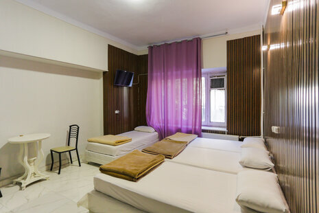 سوئیت 203 در مهمانپذیر بلوار کشاورز