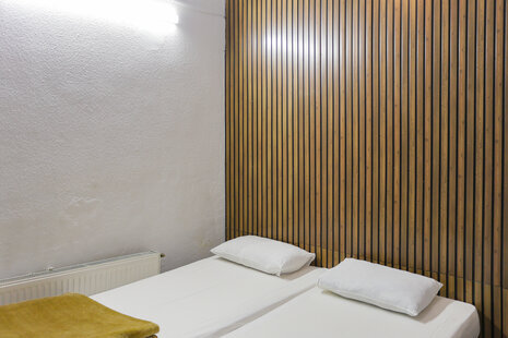 سوئیت اسلامی واحد 202 در بلوار کشاورز