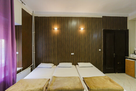 سوئیت 203 در مهمانپذیر بلوار کشاورز