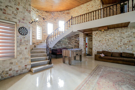 ویلا دوبلکس استخردار روباز سه خواب در شهرک زعفرانیه