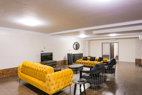 آپارتمان مبله (بیلیارد دار) زیر همکف دو خواب در فاطمی