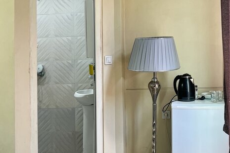 سوئیت 5 در خیابان انقلاب