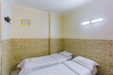 اتاق دونفره با سرویس ایرانی در هتل تهران