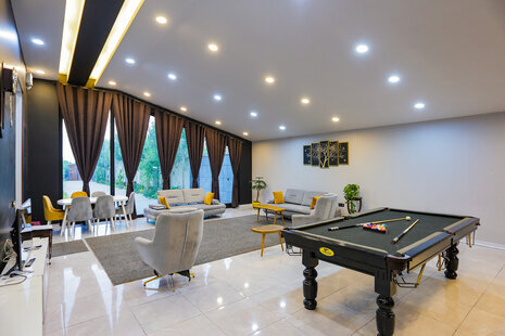 خانه ویلایی دو خواب استخردار در چهارباغ