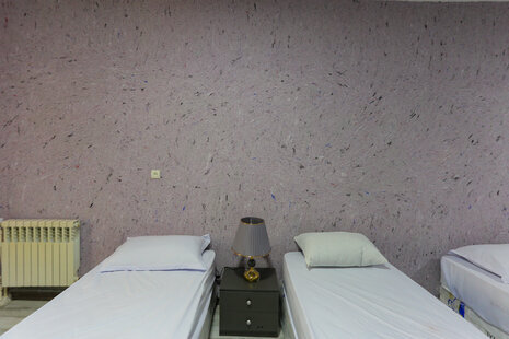 واحد تکخواب پنج نفره VIP در مسافرخانه در میدان فردوسی