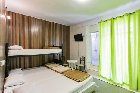 سوئیت اسلامی واحد 303 در بلوار کشاورز