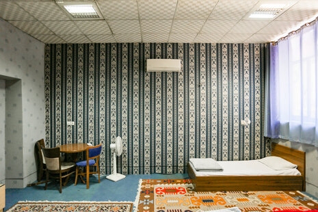 سوئیت 4 نفره در مهمانسرا در مولوی تهران