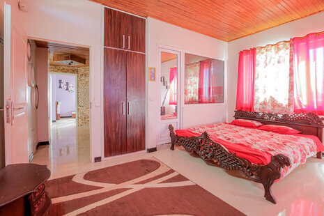 ویلا دوبلکس استخردار روباز سه خواب در شهرک زعفرانیه