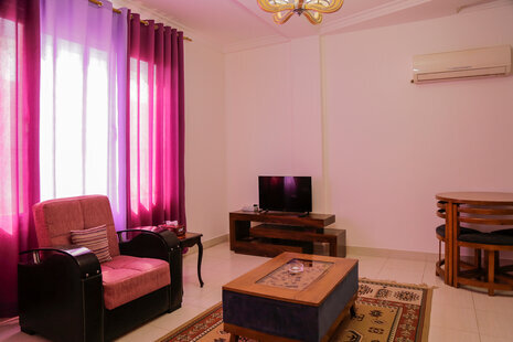 آپارتمان مبله یک خواب درمیرمهنا کیش دنج 13