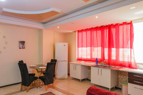 آپارتمان مبله طبقه دوم در باغ فیض