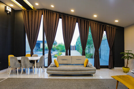 خانه ویلایی دو خواب استخردار در چهارباغ