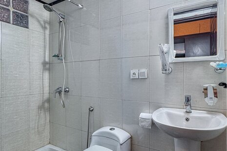 واحد دبل در هتل استخردار ساحلی قشم