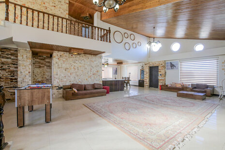 ویلا دوبلکس استخردار روباز سه خواب در شهرک زعفرانیه