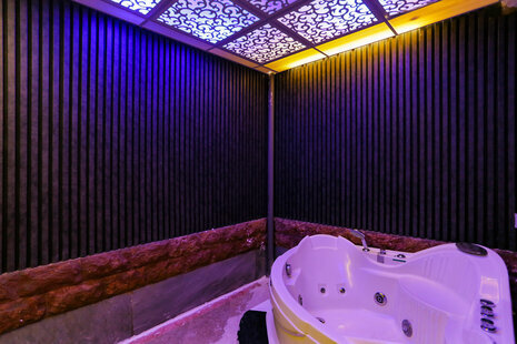 آپارتمان جکوزی دار دوخواب پریمیوم پلازا 1 در سعادت آباد