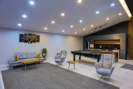 خانه ویلایی دو خواب استخردار در چهارباغ