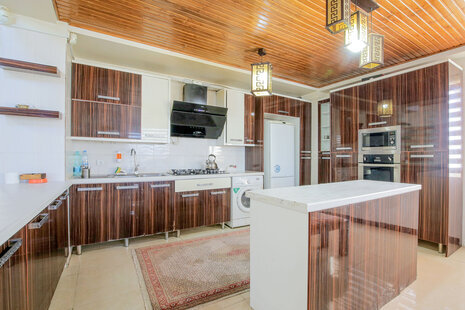 ویلا دوبلکس استخردار روباز سه خواب در شهرک زعفرانیه