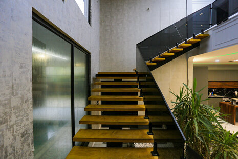 ویلا دوبلکس استخردار 4 خواب در چهارباغ