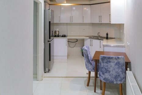 آپارتمان مبله تکخواب همکف حیاط سبز در نیاوران