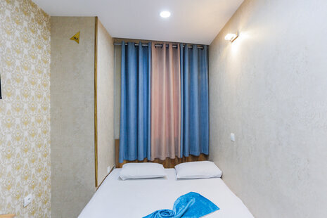 واحد سه نفره در هتل در خیابان پانزده خرداد