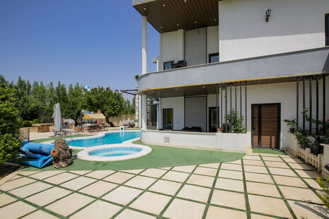 ویلا دوبلکس سه خواب مبله در چهارباغ