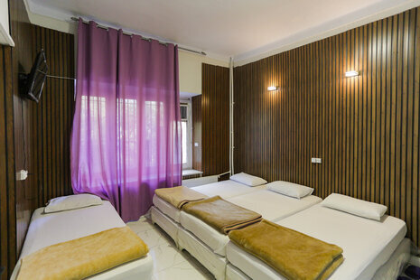 سوئیت 203 در مهمانپذیر بلوار کشاورز